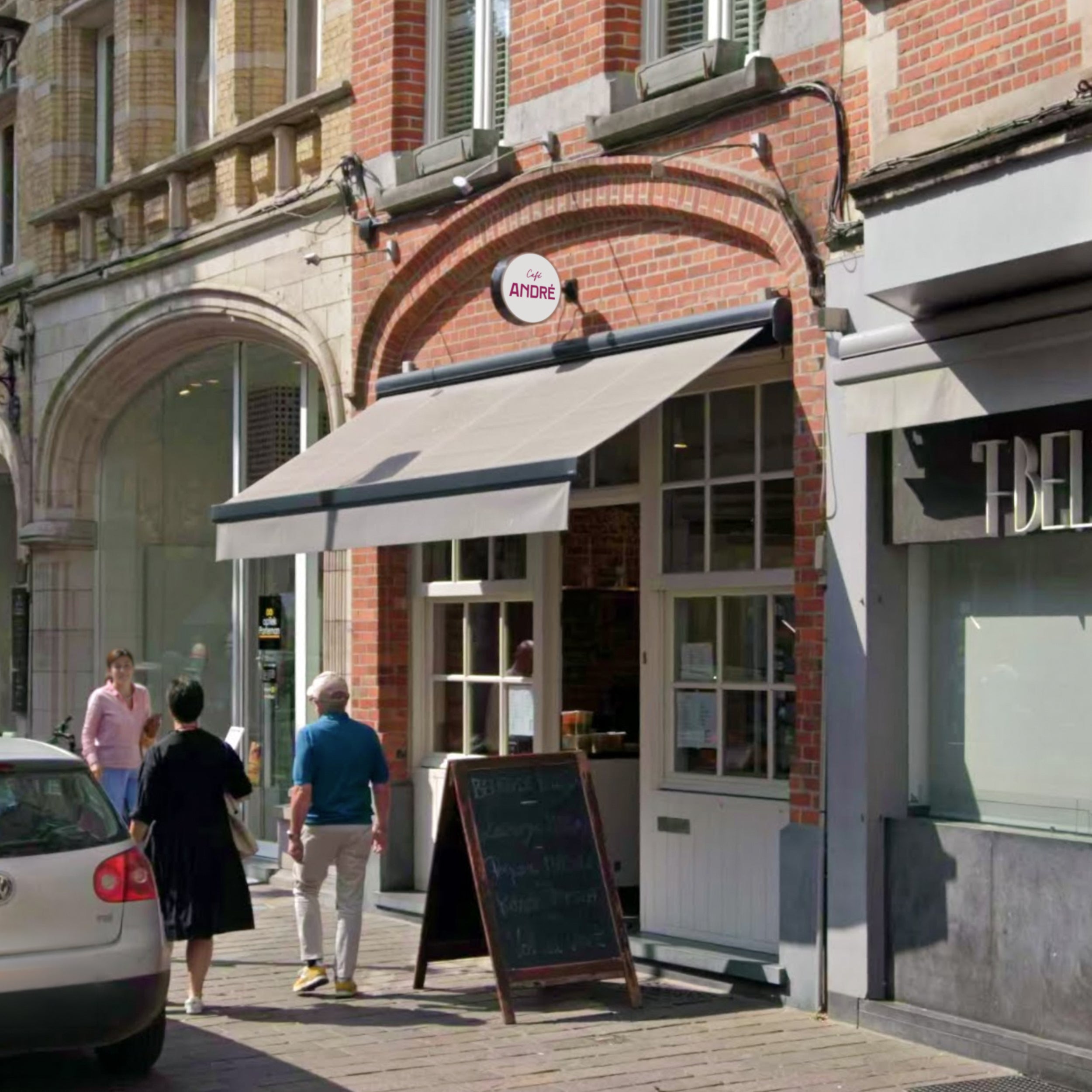 Café André – Ø40 cm Double-Sided LED Outdoor Round Lightbox Sign | Belgium